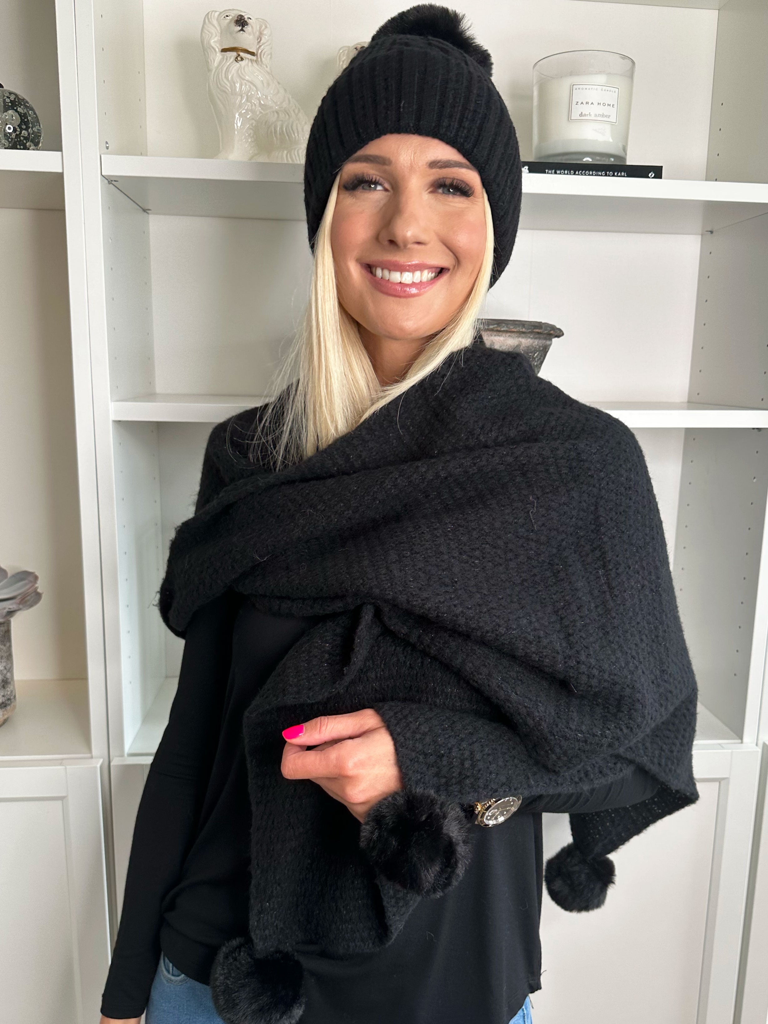 Rizza - Väldigt mjuk halsduk med pompoms